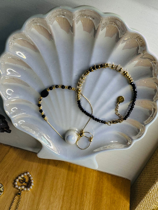 Pulseras Oceánicas Black & Gold con Dije de Caracol
