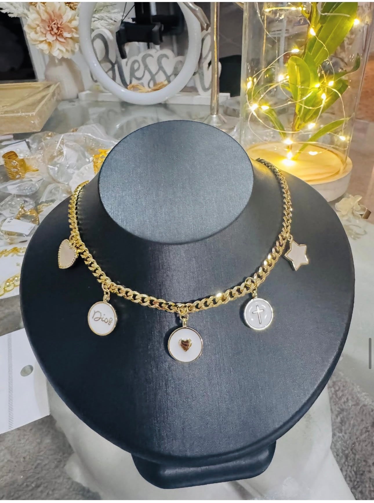 Collar “Dios en Cada Paso”