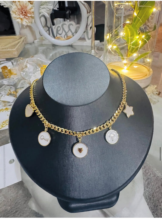 Collar “Dios en Cada Paso”